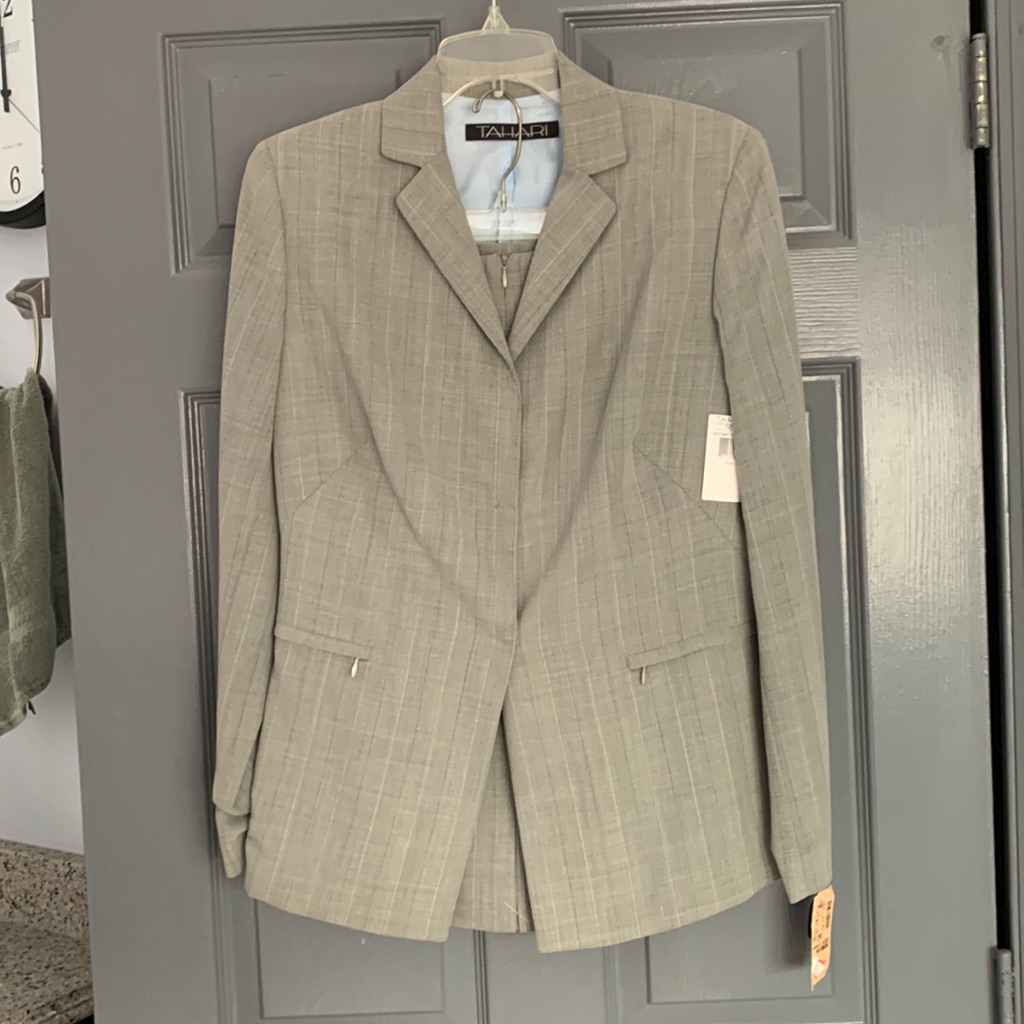 Brand New Tahari Suit Size 10